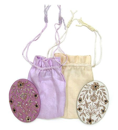 handheld-mirror-in-a-little-sac-m2287-nyc-usa-monogram.jpg