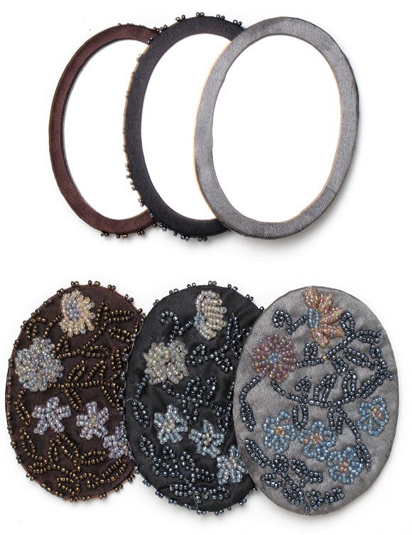 handheld-mirror-in-a-little-sac-m43-nyc-usa-monogram.jpg