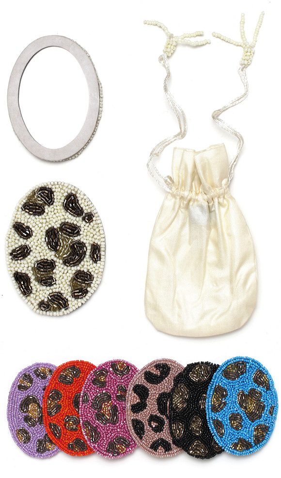 handheld-mirror-in-a-little-sac-m94-nyc-usa-monogram.jpg